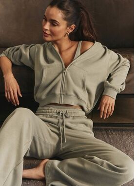 NWT- Fabletics Cozy Fleece Full Zip Hoodie